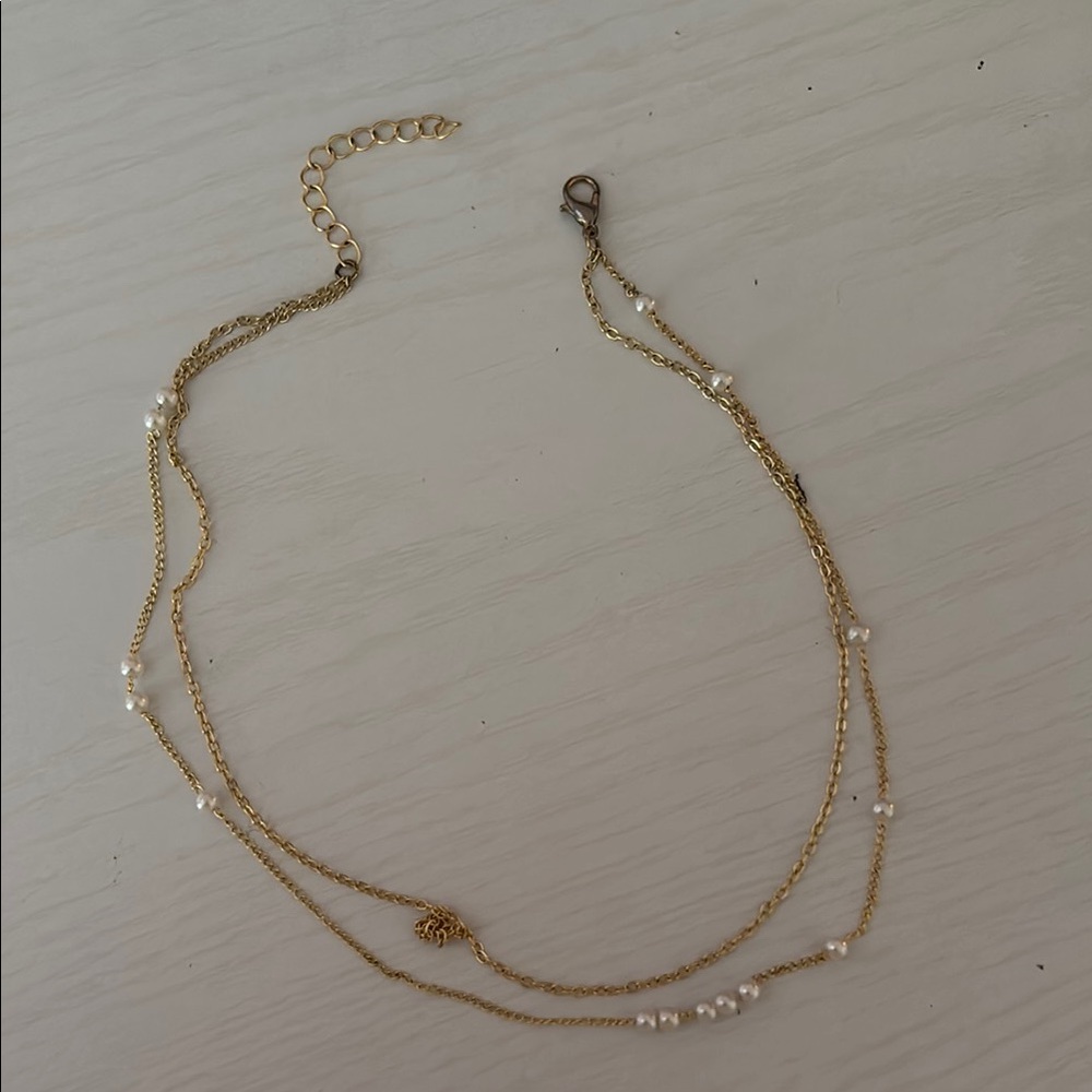 Elegant Gold and Pearl Layered Necklace *